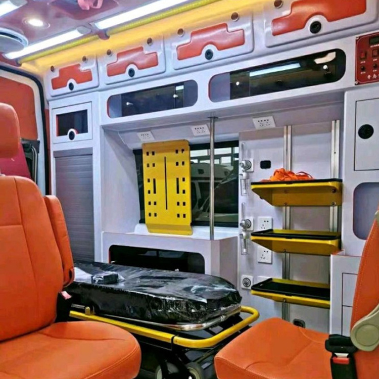 永顺长途救护车护送病人租赁价格